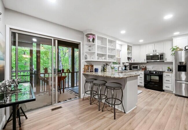 Building Photo - 973 Quail Cove Dr