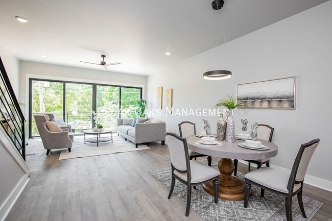 Building Photo - 118 E Mountain St