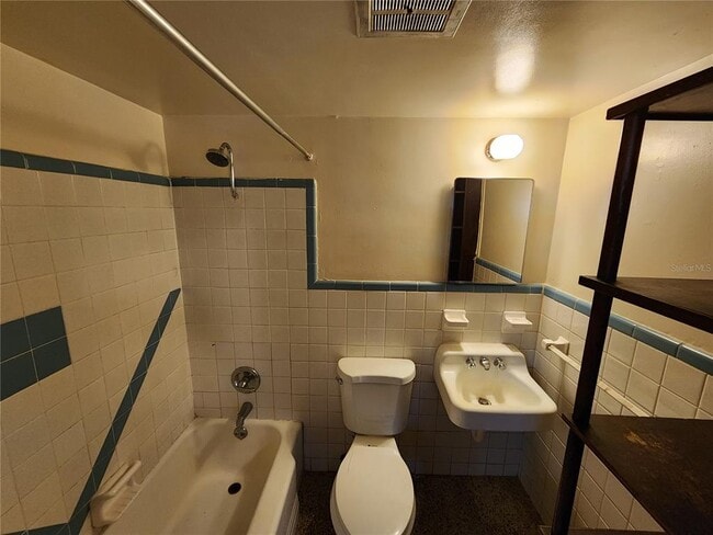 Building Photo - 1931 NW 4th Ave