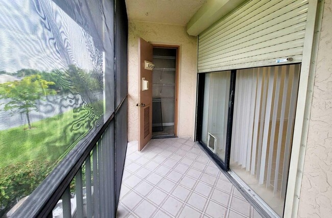 Building Photo - 15702 E Waterside Cir