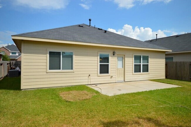 Building Photo - 2727 Lakecrest River Dr