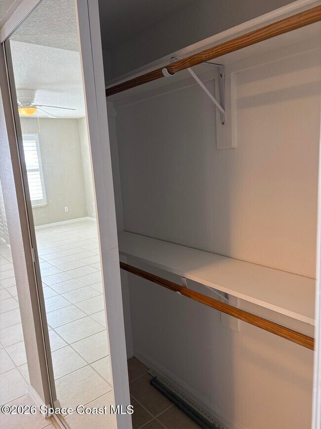 Building Photo - 104 Riverside Dr