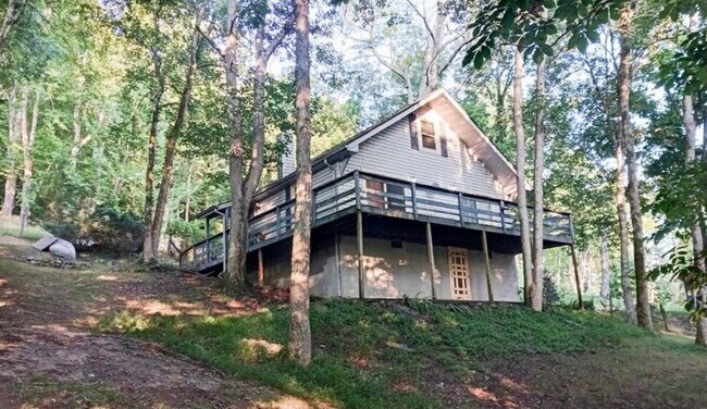 Building Photo - "Charming 2-Bedroom Retreat with Spacious 1200 Sq Ft Layout in Scenic Carthage!" Lake Front views...