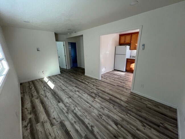 Building Photo - BEAUTIFUL DETACHED ADU WITH AC, NEW APPLIANCES, PRIVATE ENTRANCE, UPDATED KITCHEN AND MORE!!!