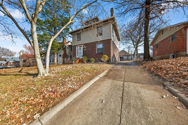 Building Photo - 2424 Oakland Ave