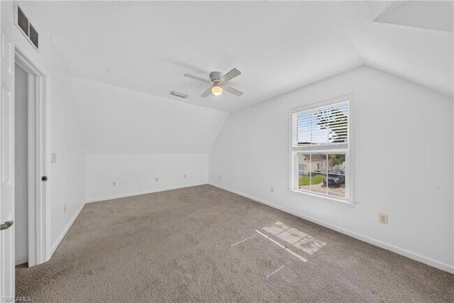 Building Photo - 250 Leawood Cir