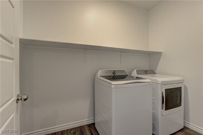 Building Photo - 222 Palisade Fls Ave