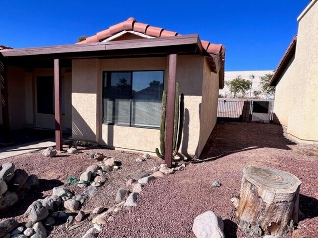 Building Photo - 3BR 2Ba Remodeled with Yard and Garage
