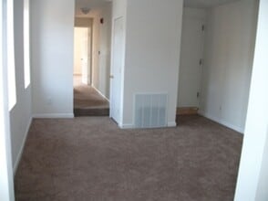 Building Photo - 4940