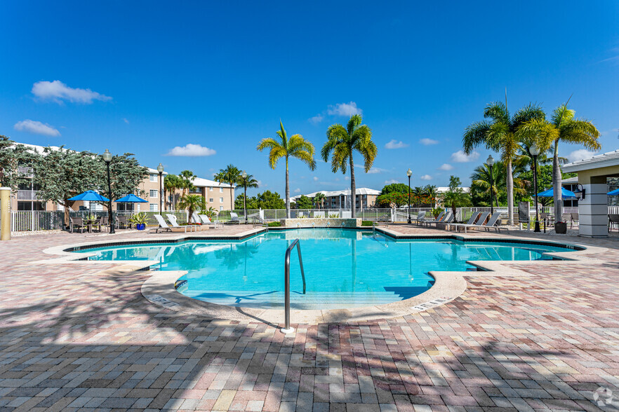 Pool Area - Promenade at Reflection Lakes