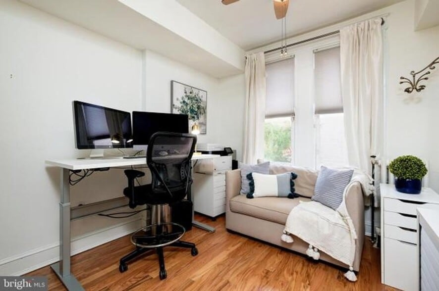 Building Photo - 1869 Mintwood Pl NW