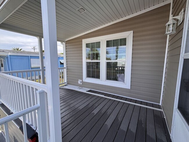 Building Photo - 485 Zuider Zee Blvd