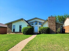 Building Photo - 3 Bedroom 2 Bathroom 2 Car Garage - Edmond