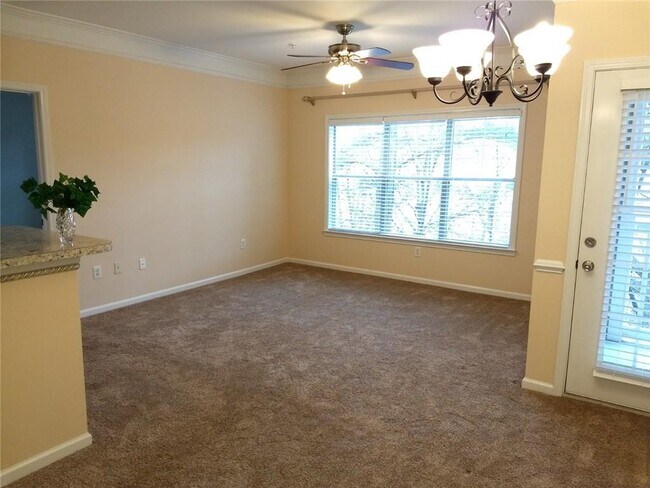 Building Photo - 2700 Pine Tree Rd NE