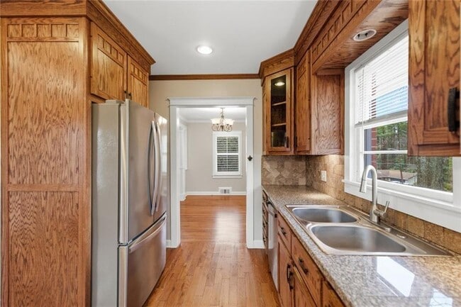 Building Photo - 1241 Park Blvd