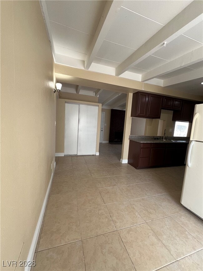 Building Photo - 365 Upland Blvd