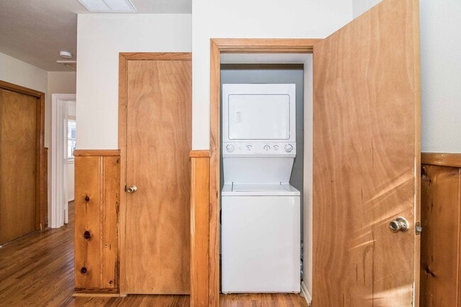 Building Photo - Charming Remodeled Bungalow - Arlington Heights - NEW PICTURES COMING SOON!