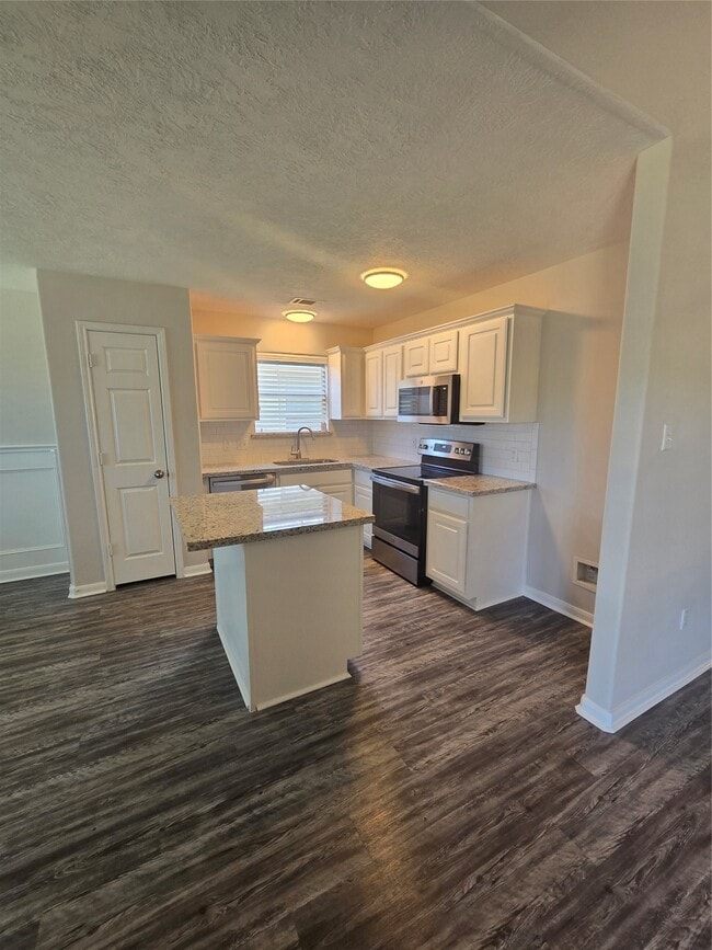 Building Photo - 4615 Comal River Loop
