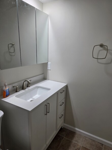Building Photo - 8210 Goldsmith Dr