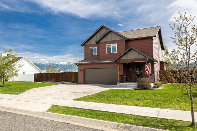 Building Photo - Beautiful home in Ryen Glenn with Fantasti...
