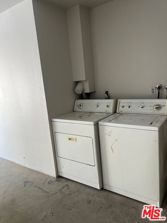 Building Photo - 4600 Don Lorenzo Dr