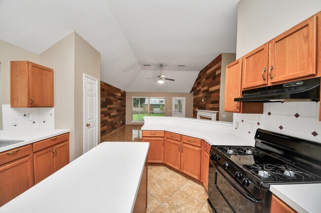 Building Photo - 3003 Silver Spur Dr