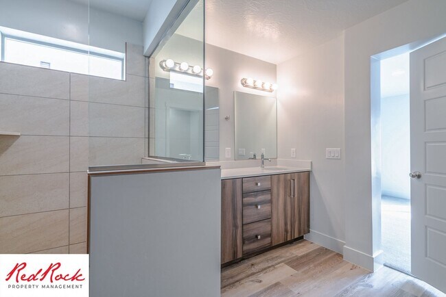 Building Photo - Innovative Design! 4 Bedroom Home in the Beautiful Desert Playa Community