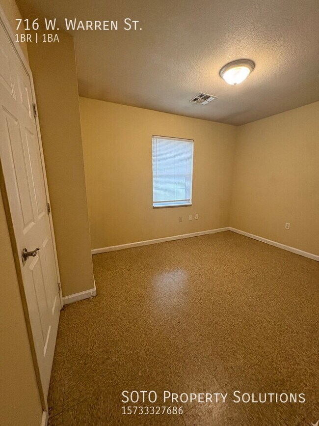 Building Photo - 716 Warren St