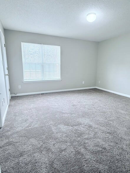 Building Photo - 7265 Crestside Dr