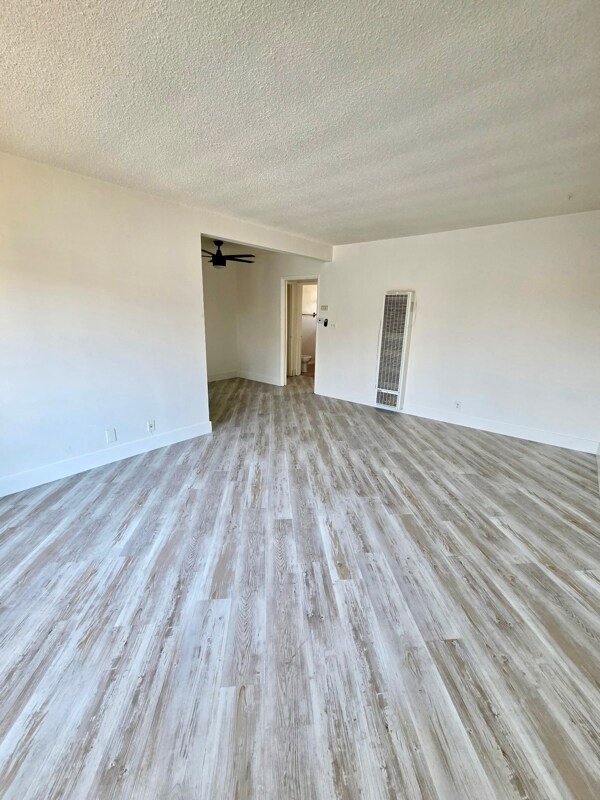Primary Photo - 734 N Inglewood Ave