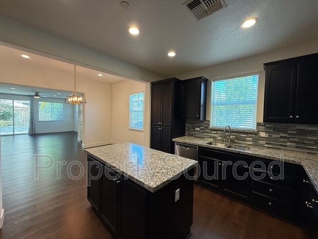Building Photo - 288 Hopkins Ct