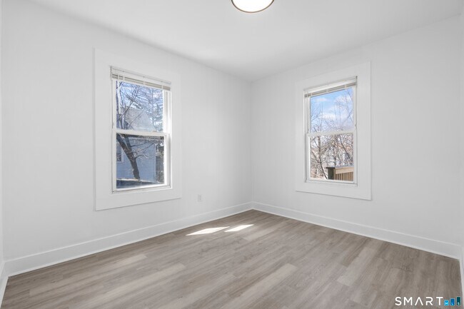 Building Photo - 93 Spring St