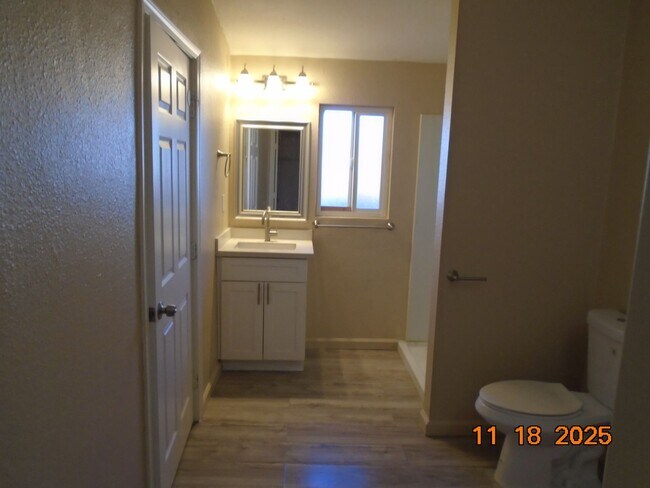 Building Photo - Lovely East Lancaster 3 Bedroom Home