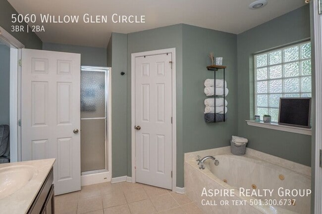 Building Photo - 5060 Willow Glen Cir