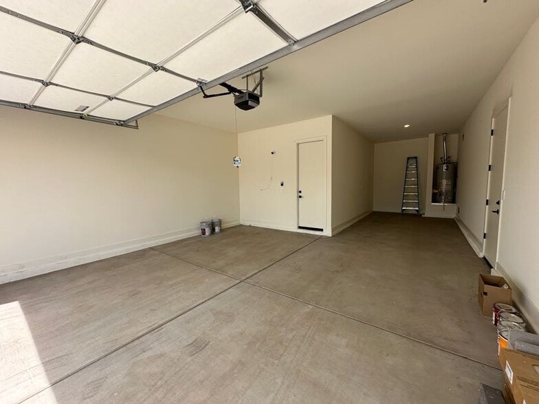 Building Photo - 7306 N 80th Ln