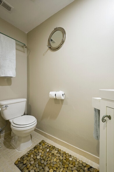 Building Photo - 1738 19th St NW