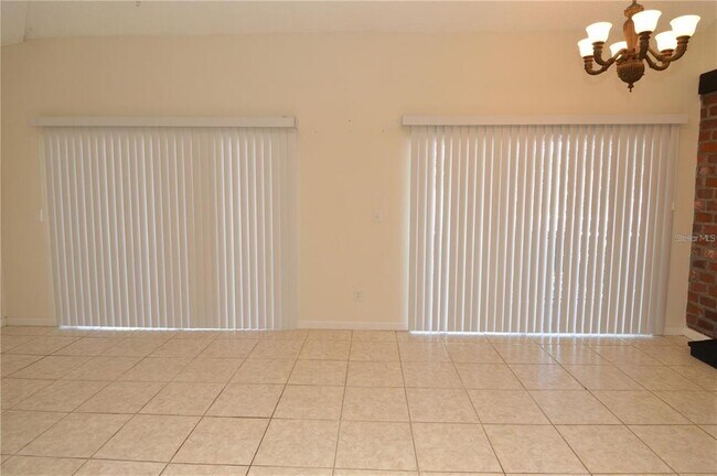 Building Photo - 2904 Lichen Ln