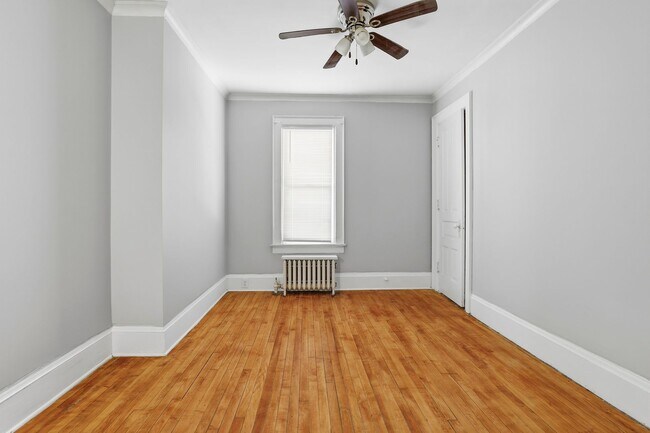 Building Photo - 5 Bedroom House in Manitowoc