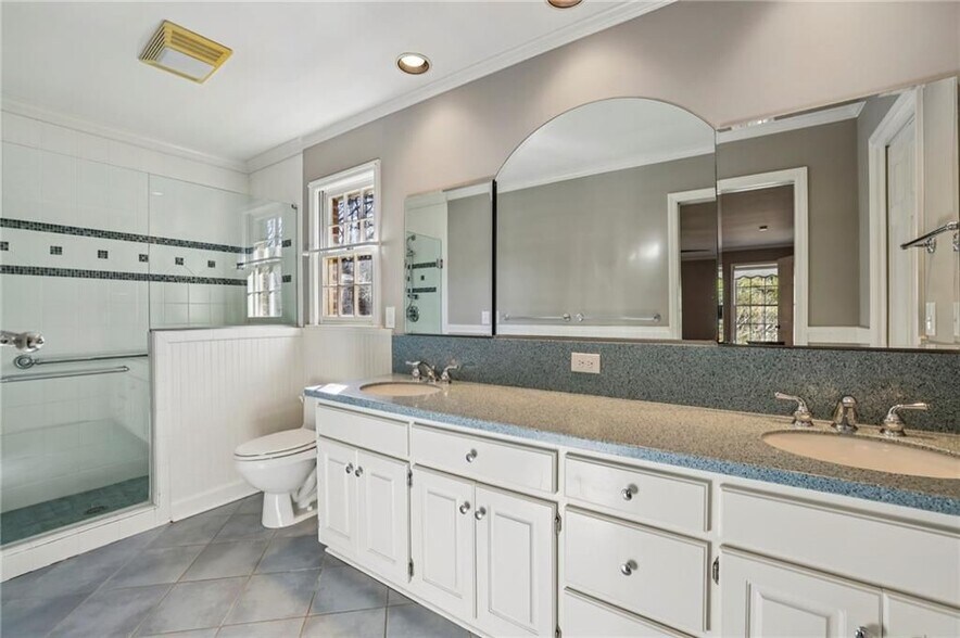 Building Photo - 5189 Hidden Branches Cir