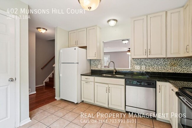 Building Photo - 402 Munsons Hill Ct