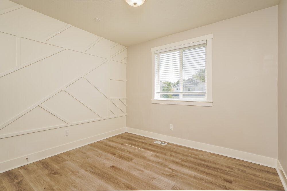 Building Photo - 4711 S W Pk Dr