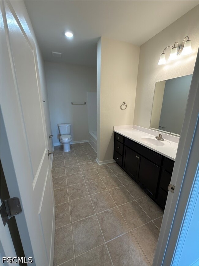 Building Photo - 2381 Oleander St