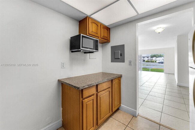 Building Photo - 7560 SW 82nd St