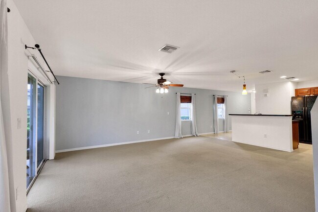 Building Photo - 2988 SE Lexington Lakes Dr