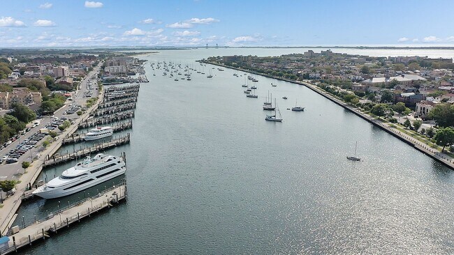 Building Photo - 15 West End Ave