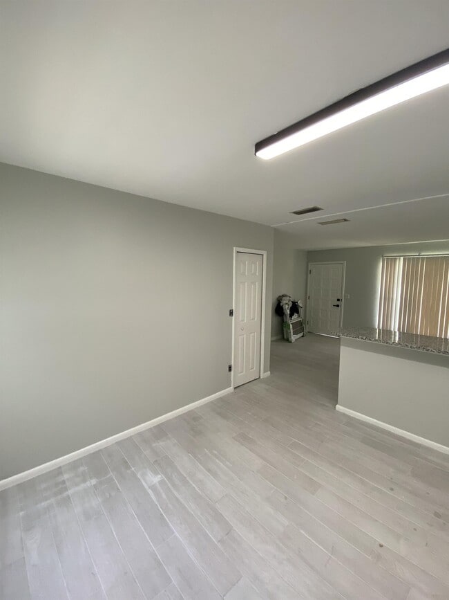 Building Photo - 2461 Quail Ave