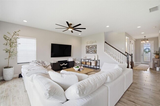 Building Photo - 6396 Roadstead Ct