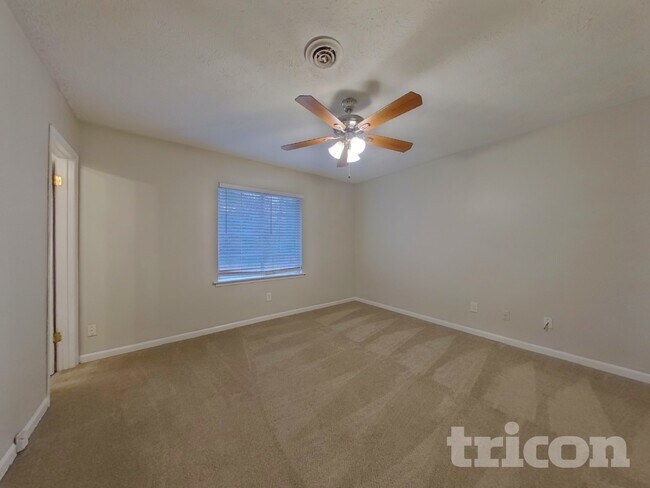 Building Photo - 3182 Lake Monroe Rd