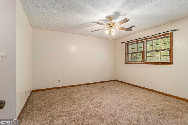 Building Photo - 1609 Riverside Trail NE