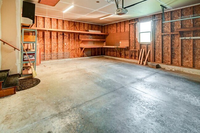 Building Photo - 2633 Koshkonong Way